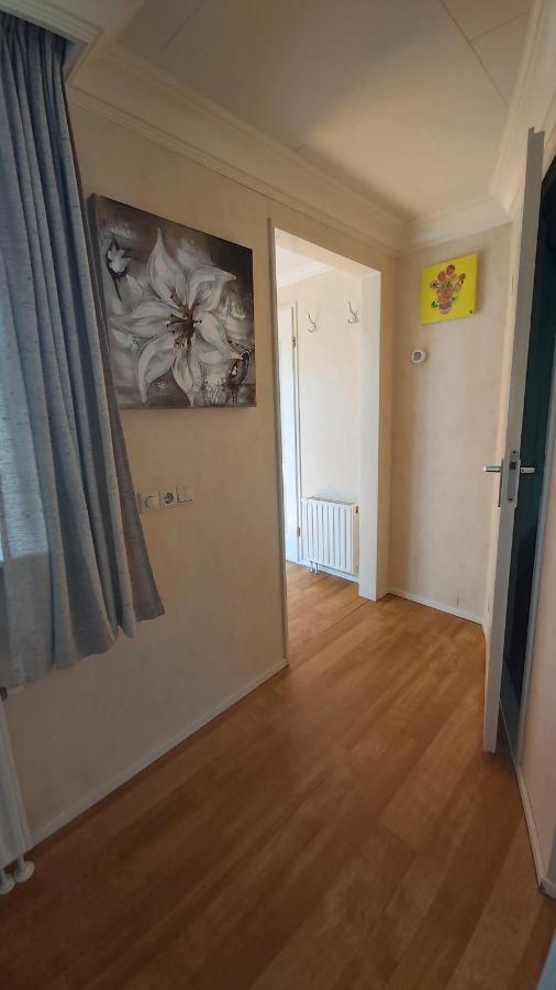 Ruim Familie Chalet Tot 4 Personen Op De Veluwe Bungalowpark De Kern Putten Luaran gambar