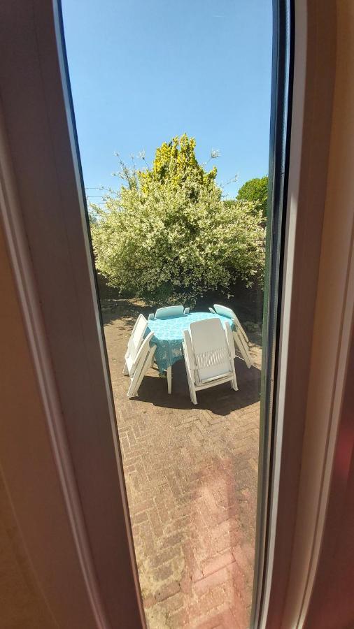 Ruim Familie Chalet Tot 4 Personen Op De Veluwe Bungalowpark De Kern Putten Luaran gambar